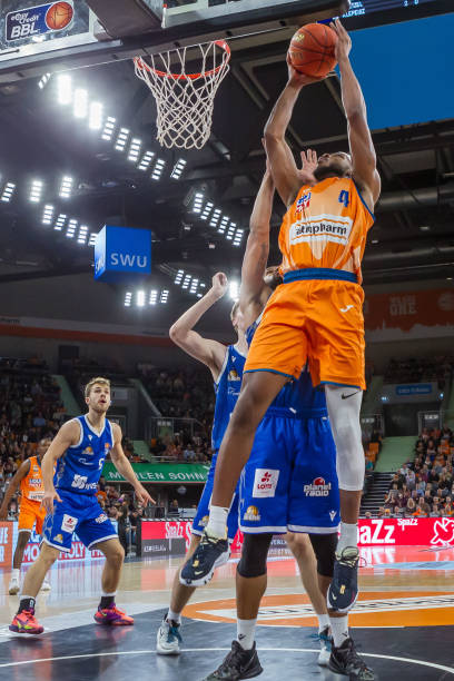 赛蓬勃发展 赛蓬勃发展