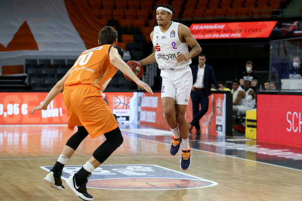 队内部的隐 队内部的隐