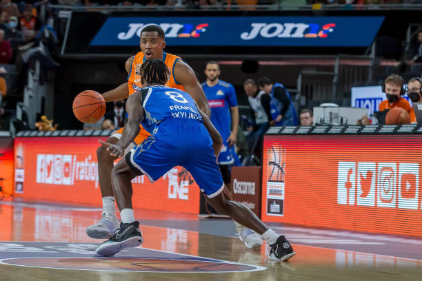 和前场压迫 和前场压迫